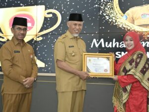 139 Guru dan Tendik Terima Penghargaan, Mahyeldi: Kualitas Pendidikan Sumbar Makin Merata