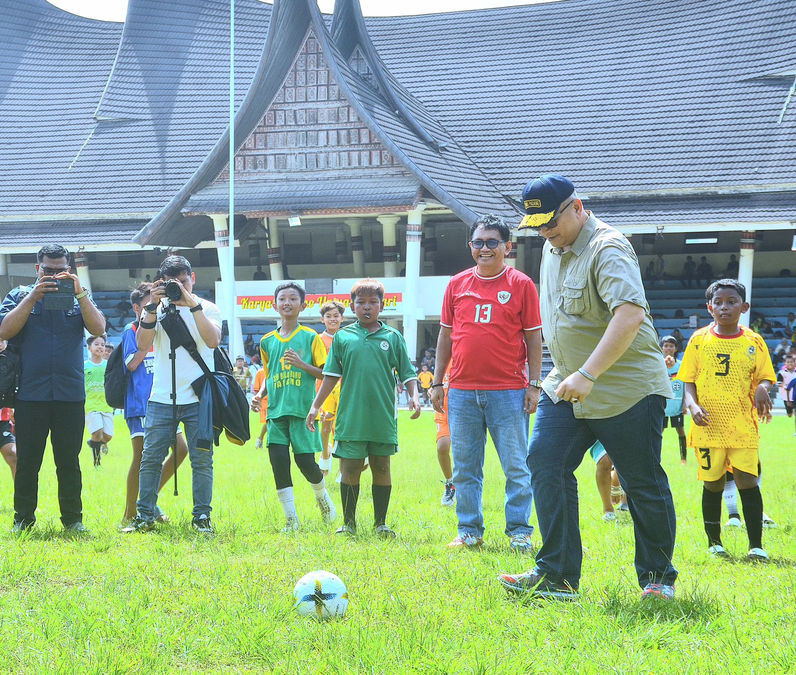 Pj Wako Padang Buka Festival Sepakbola U-12, Harapkan Lahir Generasi Emas