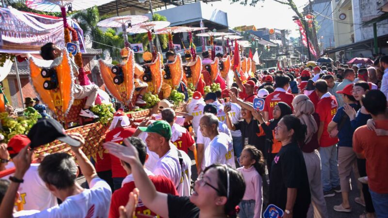 Karnaval Sepasan Meriahkan Momen Pergantian Tahun di Padang