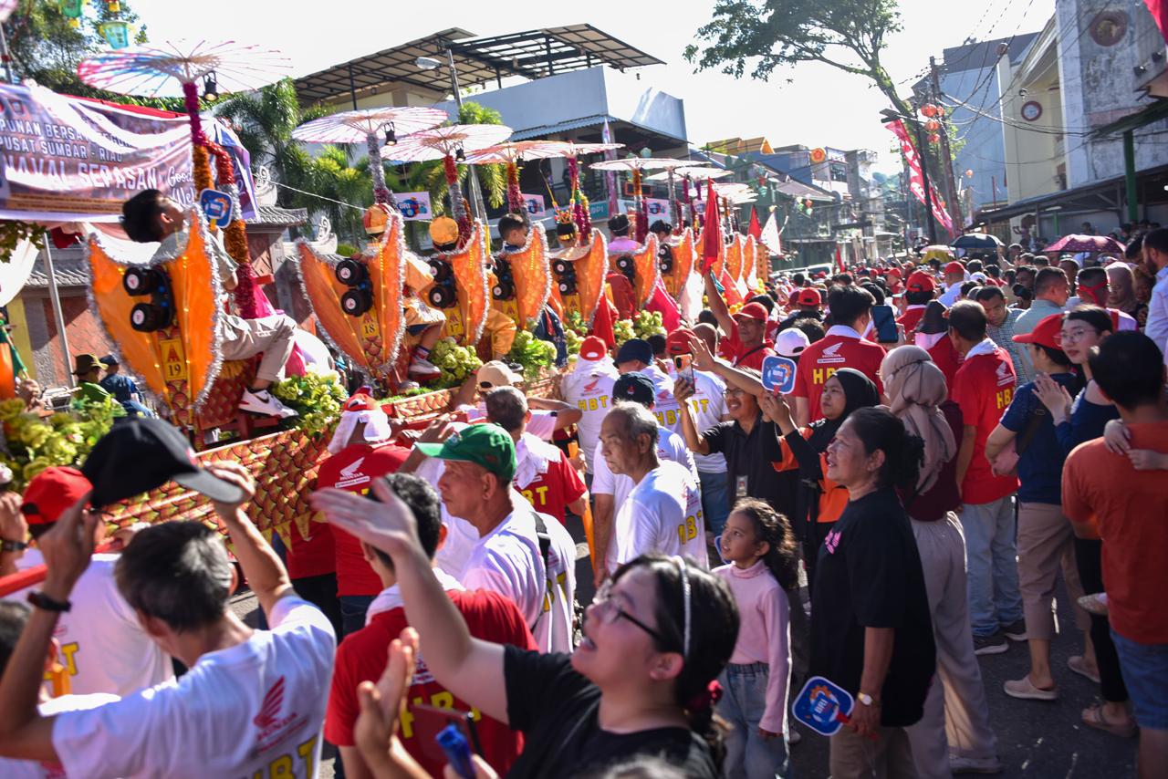 Karnaval Sepasan Meriahkan Momen Pergantian Tahun di Padang