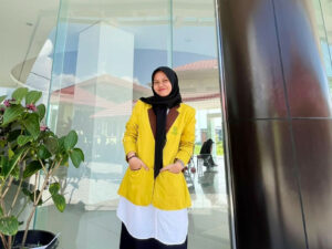 Dalam beberapa tahun terakhir, fenomena buzzer telah menjadi sorotan, seiring dengan semakin pesatnya perkembangan media sosial sebagai.