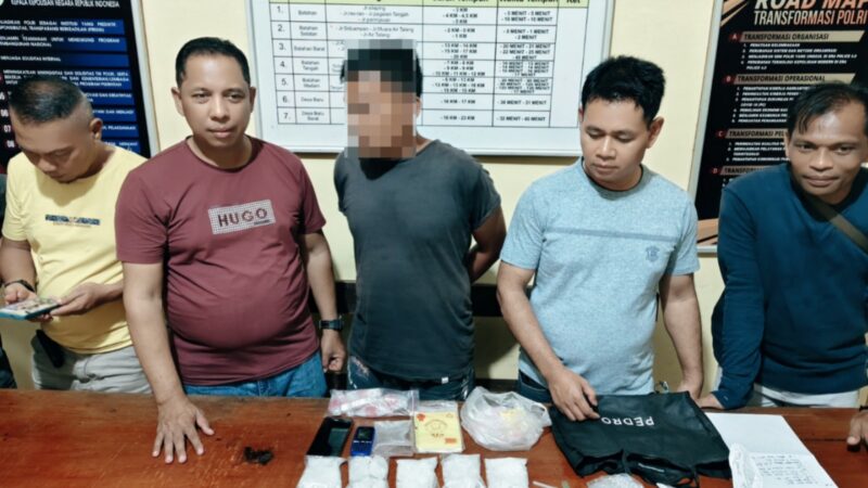 Satuan Reserse Narkoba Polres Pasaman Barat berhasil mengamankan sembilan paket besar narkotika jenis sabu dengan berat ditaksir.