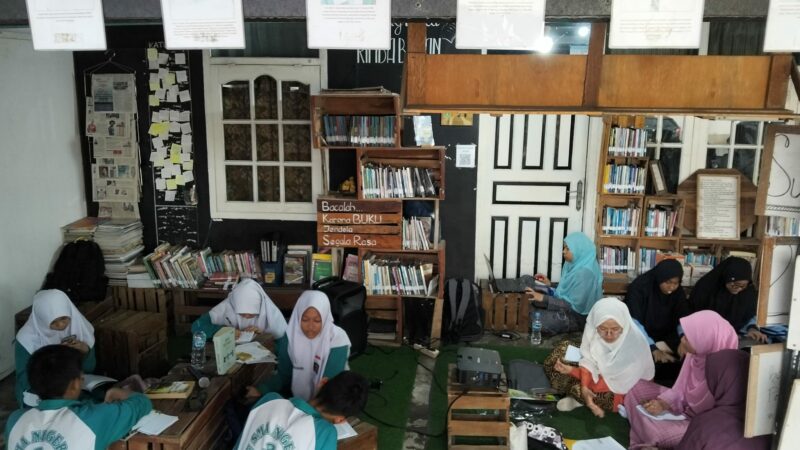 Balai Bahasa Sumbar Gelar Pelatihan Penulisan Karya Berbahasa Daerah di Ruang Baca Rimba Bulan