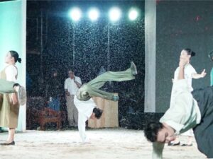 Memukau Penonton, Komunitas Seni Kuflet Sukses Pentaskan “Sayap-Sayap Proklamasi