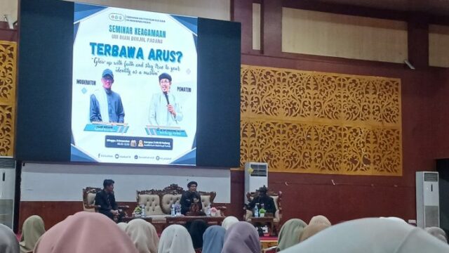 Unit Kegiatan Mahasiswa (UKM) KSI Ulul Albab, Universitas Islam Negeri (UIN) Imam Bonjol Padang sukses menggelar seminar keagamaan