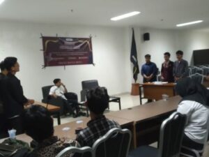 Himpunan Mahasiswa Prodi (HMP) Hukum Keluarga (HK) Fakultas Syariah, UIN Imam Bonjol Padang menggelar seminar Pelatihan Debat yang bertajuk