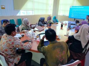 Sebagai motor penggerak utama dalam pendidikan tinggi dan seiring pesatnya perkembangan ilmu pengetahuan dan teknologi, dosen tidak hanya