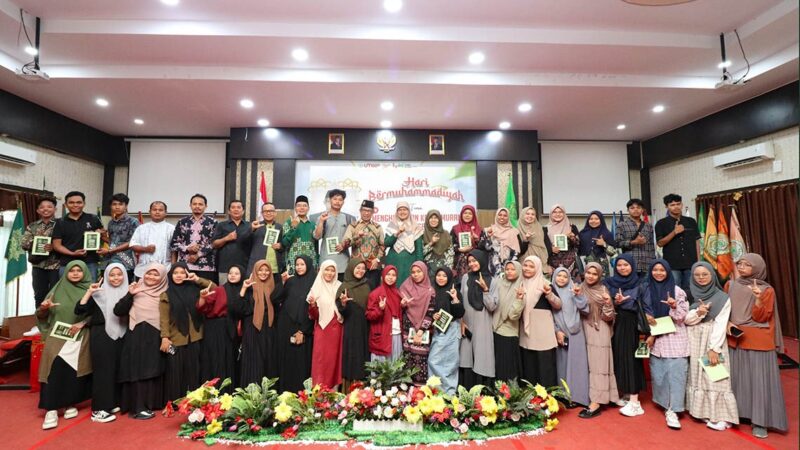 Universitas Muhammadiyah (UM) Sumatera Barat mengadakan kegiatan Hari Bermuhammadiyah dengan tema “Menghadirkan Kemakmuran untuk Semua”