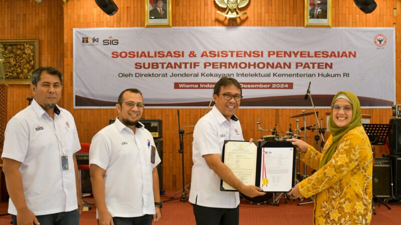 Invensi dalam Pengisian Semen Curah, PT Semen Padang Terima Sertifikat Paten dari DJKI