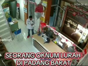 Syafardi, Lurah Belakang Tangsi, Kota Padang, Sumatra Barat (Sumbar), diduga berbuat asusila bersama seorang office boy sekaligus anggota PSM