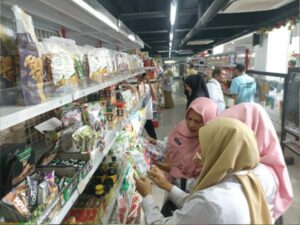 Jelang Natal dan Tahun Baru (Nataru), BBPOM melakukan inspeksi mendadak (sidak) produk makanan di berbagai tempat di Kota Padang.