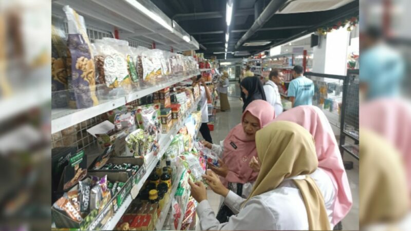 Jelang Natal dan Tahun Baru (Nataru), BBPOM melakukan inspeksi mendadak (sidak) produk makanan di berbagai tempat di Kota Padang.