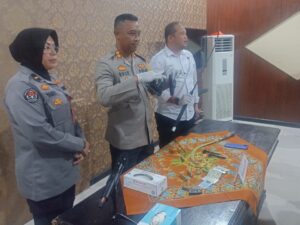 Polresta Padang menduga korban pencurian dengan kekerasan (kuras) di Lubuk Begalung sebagai pelaku tawuran.