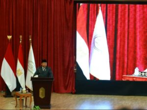 Presiden RI Prabowo Subianto melakukan pertemuan dengan para mahasiswa Indonesia di Al Azhar Kairo pada Rabu (18/12/2024).