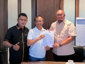 Wakil Ketua Komisi VI DPR RI Andre Rosiade tak henti-hentinya berbuat untuk masyarakat Sumatra Barat (Sumbar). Usai mendampingi Wakil Bupati