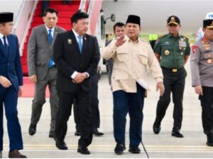 Presiden Prabowo Subianto tiba di Pangkalan TNI AU Halim Perdanakusuma, Jakarta, pada Senin (23/12/2024) sekitar pukul 10.45 WIB.