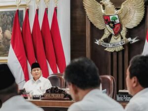 Kepala Komunikasi Kepresidenan Hasan Nasbi mengatakan Presiden Prabowo Subianto sangat detail memperhatikan hingga hal-hal terkecil dalam