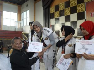 Mahasiswi Fakultas Hukum Universitas Muhammadiyah (UM) Sumatera Barat, Layla Mayani Valiant, berhasil meraih medali emas