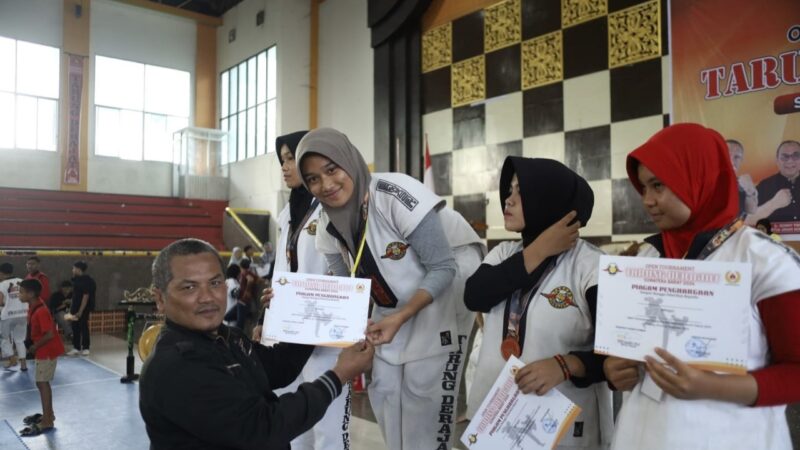 Mahasiswi Fakultas Hukum Universitas Muhammadiyah (UM) Sumatera Barat, Layla Mayani Valiant, berhasil meraih medali emas