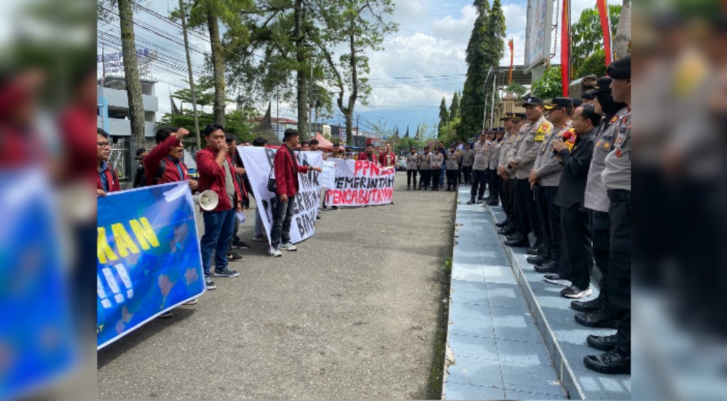 Mahasiswa FH UM Sumatera Barat Gelar Aksi Damai Tolak Kenaikan PPN 12 Persen