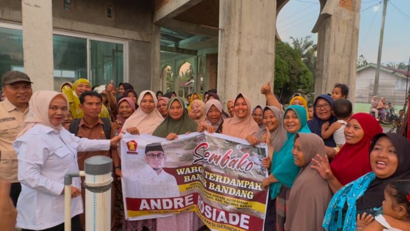 Anggota DPR RI asal Sumbar, Andre Rosiade kirim bantuan sembako bagi warga Nagari Koto Sawah, Kecamatan Lembah Melintang, Kabupaten Pasbar