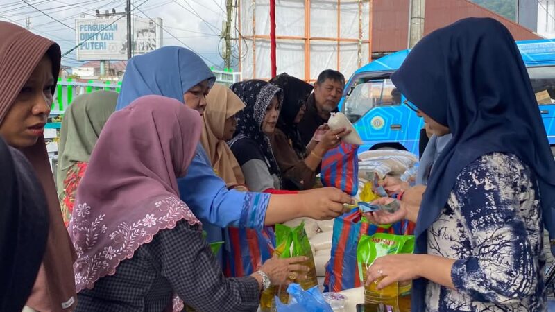 Operasi Pasar Murah Pemko Padang Panjang Diserbu Warga