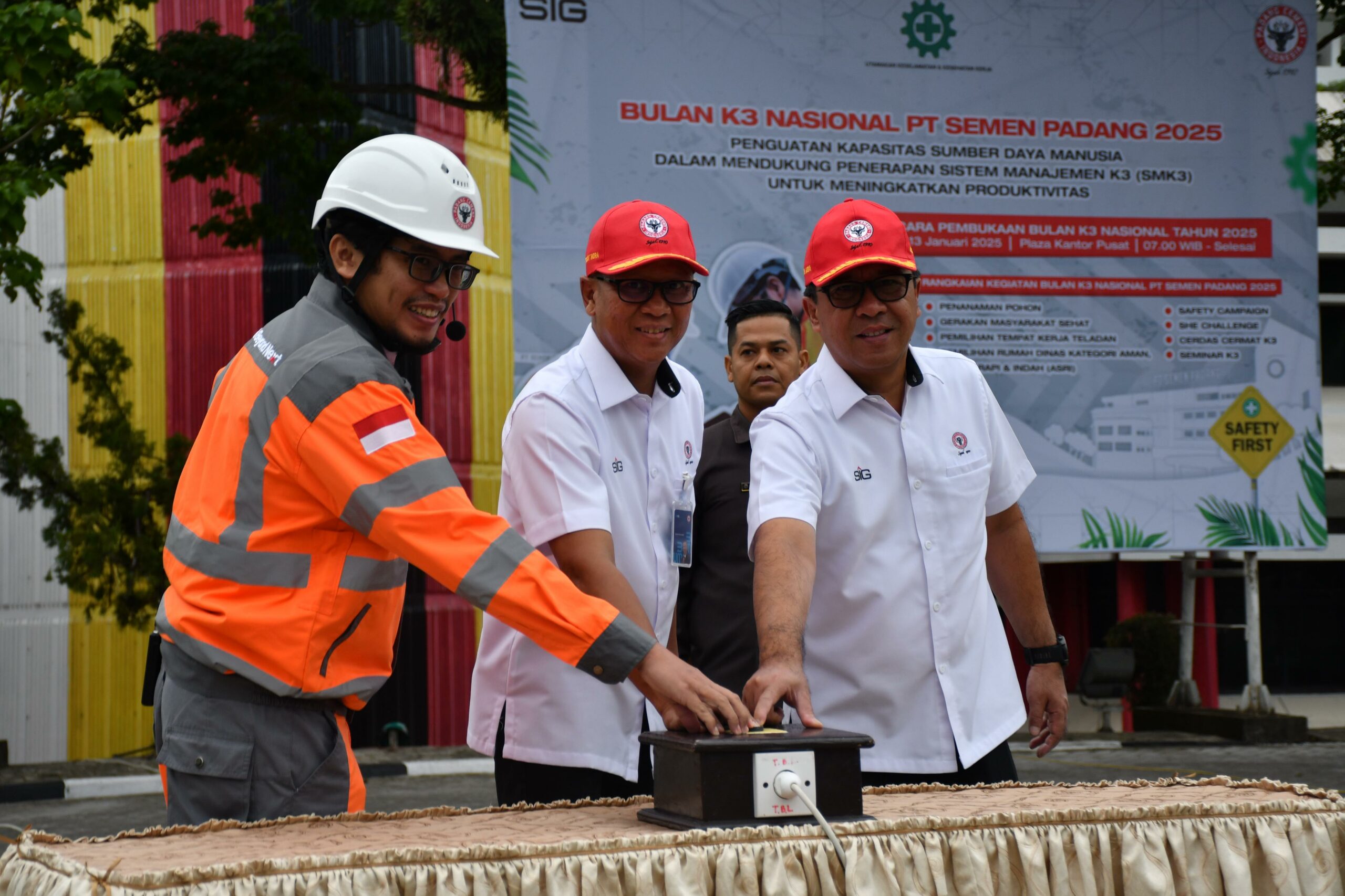 Bulan K3 Nasional, Dirut Semen Padang: Zero Accident Jadi Target Bersama