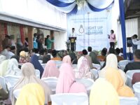 Gubernur Sumbar Resmikan Penyalaan Listrik Gratis bagi Masyarakat Tanjung Barulak