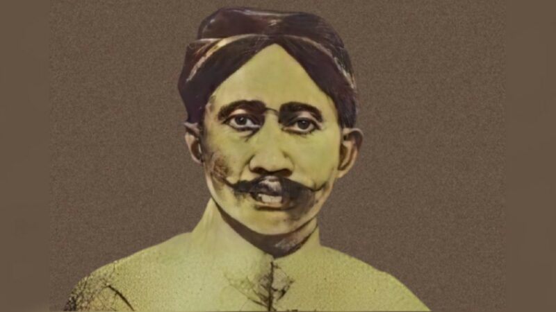Haji Oemar Said Tjokroaminoto atau yang lebih dikenal dengan singkatan H.O.S Tjokroaminoto merupakan seorang tokoh yang lahir di Ponorogo pada 16 Agustus 1882.