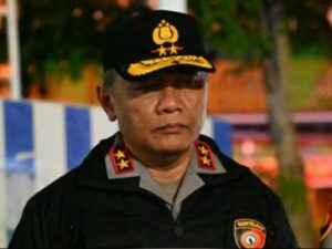Kapolda Sumbar, Irjen Pol Gatot Tri Suryanta memimpin patroli ke sejumlah titik rawan tawuran dan balap liar di Kota Padang pada Jumat
