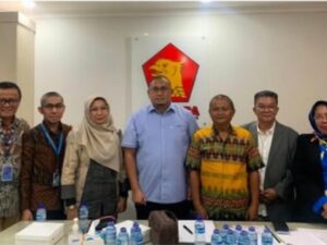 Anggota DPR RI Fraksi Gerindra Andre Rosiade kembali bertemu dengan korban PHK PT Pos Indonesia Cabang Majalengka bernama Dadang Iskandar