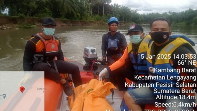 Dua korban hanyut di Batang Kambang, Kecamatan Lengayang, Kabupaten Pesisir Selatan ditemukan dalam kondisi meninggal dunia pada