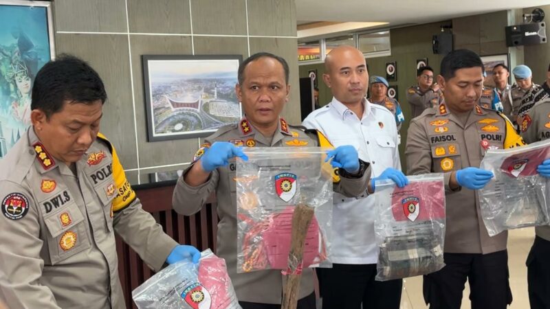Setelah berkas acara pemeriksaan dinyatakan lengkap, Polda Sumbar melimpah tersangka dan barang bukti gadis penjual gorengan