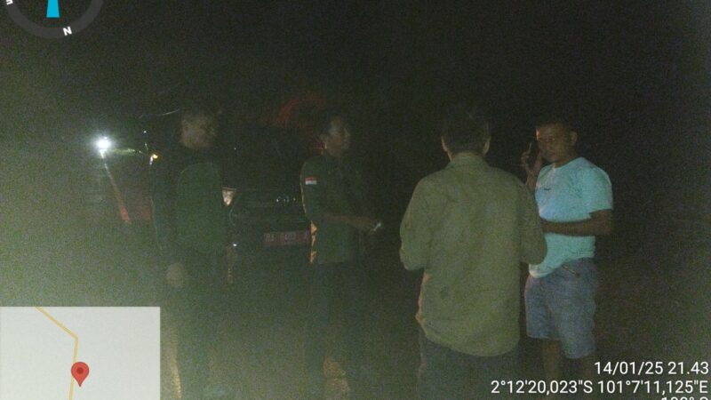 Polisi Hutan (Polhut) Pesisir Selatan pasang kandang jebak untuk harimau yang terkam ternak warga di Pesisir Selatan,