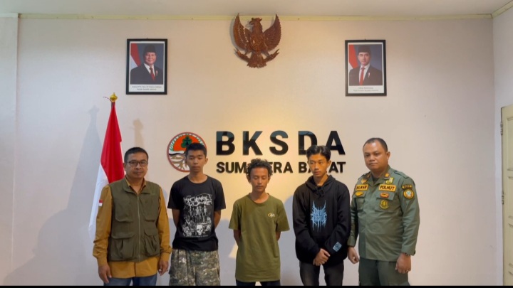 BKSDA Sumbar memanggil para remaja yang melakukan pendakian secara ilegal di Gunung Marapi, Sumbar pada 19 Januari 2025 lalu.