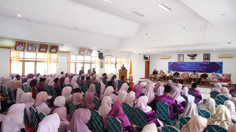 Tingkatkan Mutu Pendidikan, Bupati Tanah Datar Kukuhkan 164 Guru Penggerak Angkatan XI