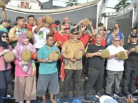 Pemprov Sumbar Gelar Makan Basamo 15.000 Durian Gratis di Car Free Day