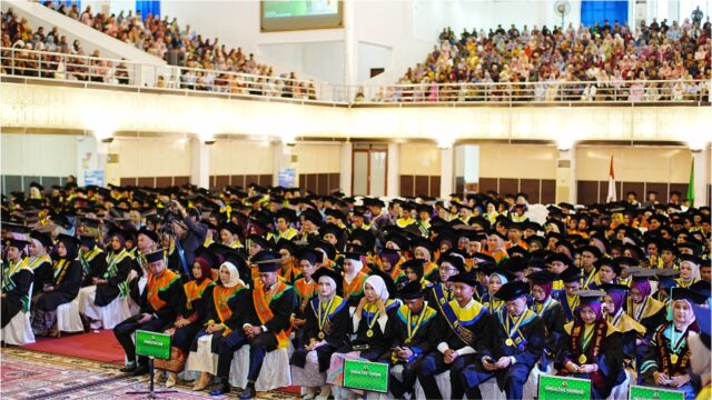 Wisuda Pertama 2025, UNAND Luluskan 1.143 Wisudawan