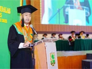 Ikuti Wisuda di UNAND, Wagub Sumbar Audy Kini Miliki 8 Gelar Akademik