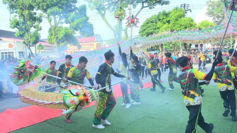 Pawai Cap Gomeh Meriahkan Festival Siti Nurbaya 2025