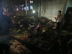 Los Ikan di Pasar Lubuk Buaya Terbakar