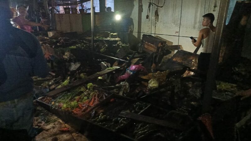 Los Ikan di Pasar Lubuk Buaya Terbakar