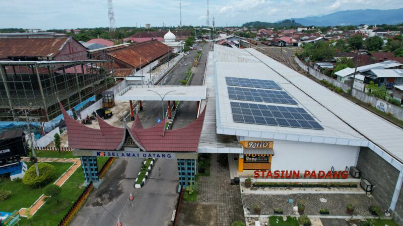 Dukung Energi Hijau, KAI Sumbar Gunakan PLTS di Stasiun Padang