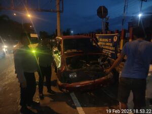 Minibus Ringsek Tertabrak Kereta Api di Padang, Korban Selamat Tanpa Luka