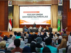 Kuliah Umum di UNAND, Komisioner OJK Ajak Mahasiswa Jadi Duta Pasar Modal