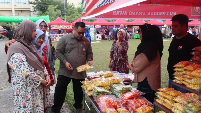 Pemko Padang menggelar Padang Festival Kulek-Kulek di Lapangan Apeksi Balai Kota Padang. Event yang baru pertama kali dilaksanakan