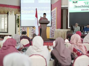 Gubernur Mahyeldi Buka Pelatihan Mengajar Berbasis Growth Mindset bagi Para Guru SMA 1 Bukittinggi