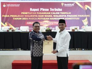 KPU Tetapkan Hendri Arnis-Allex Saputra sebagai Wali Kota dan Wakil Wali Kota Terpilih