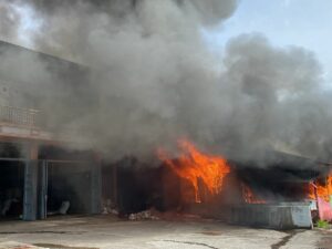 5 Petak Bangunan di Koto Tangah Dilalap Si Jago Merah, Kerugian Rp1 Miliar