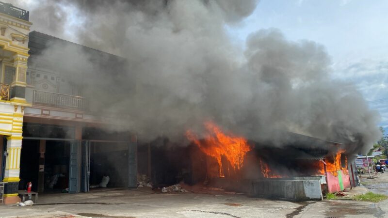 5 Petak Bangunan di Koto Tangah Dilalap Si Jago Merah, Kerugian Rp1 Miliar